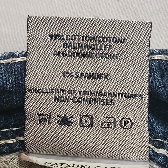 Silver Jeans Women's NatSuki Capri Stretch size 26 Distressed Embroidered - Picture 8 of 8